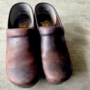 Mens Dansko size 46 asking 75.00 hardly ever worn